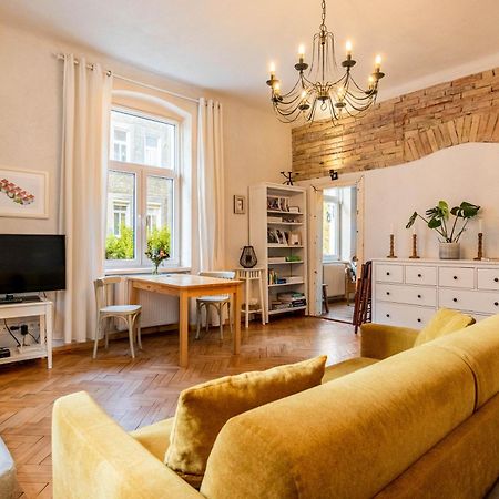 Historical Wine Apartment Братислава Экстерьер фото