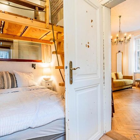 Historical Wine Apartment Братислава Экстерьер фото