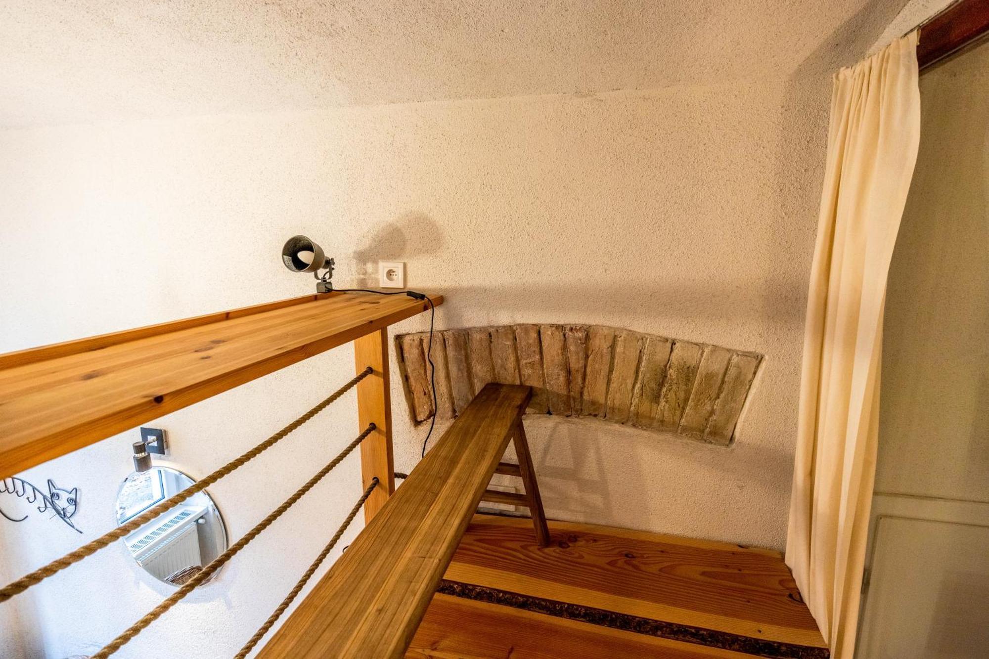 Historical Wine Apartment Братислава Экстерьер фото