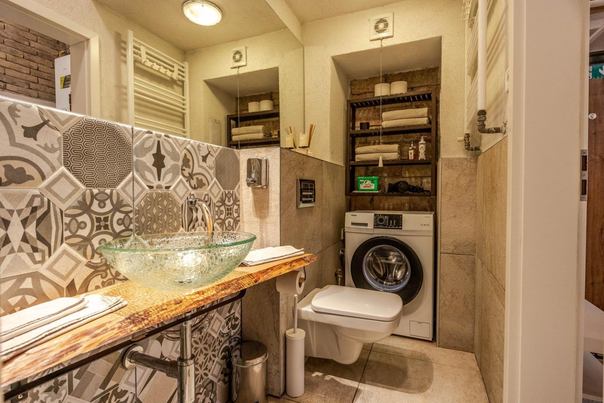 Historical Wine Apartment Братислава Экстерьер фото