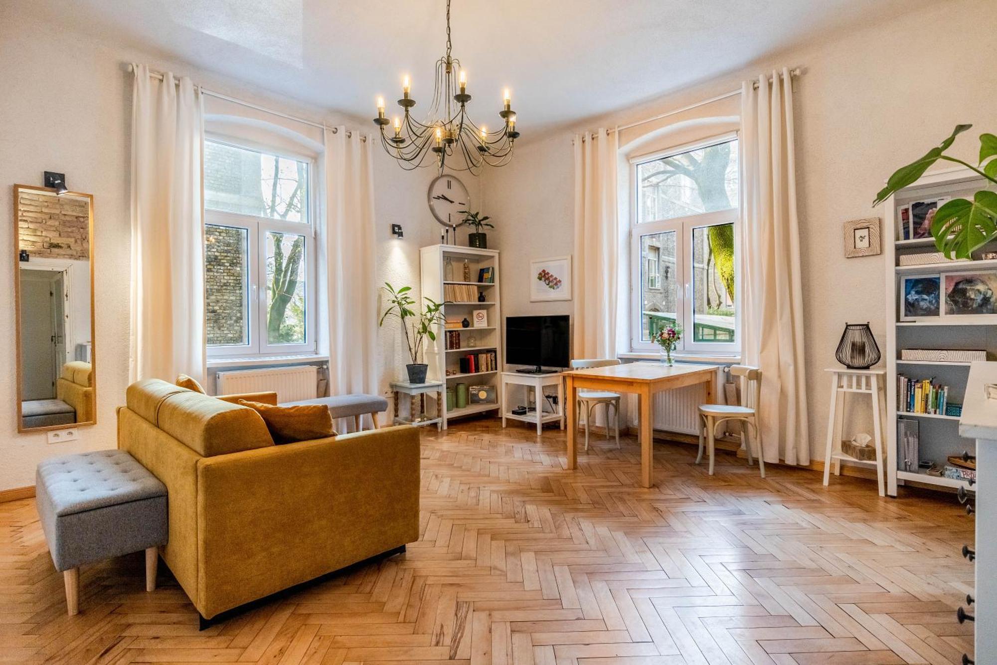 Historical Wine Apartment Братислава Экстерьер фото